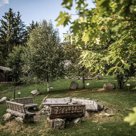 Luxury Chalet With Private Sauna, Near A Swimming Uttendorf