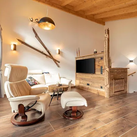 Holiday home Luxury Chalet With Private Sauna, Near A Swimming